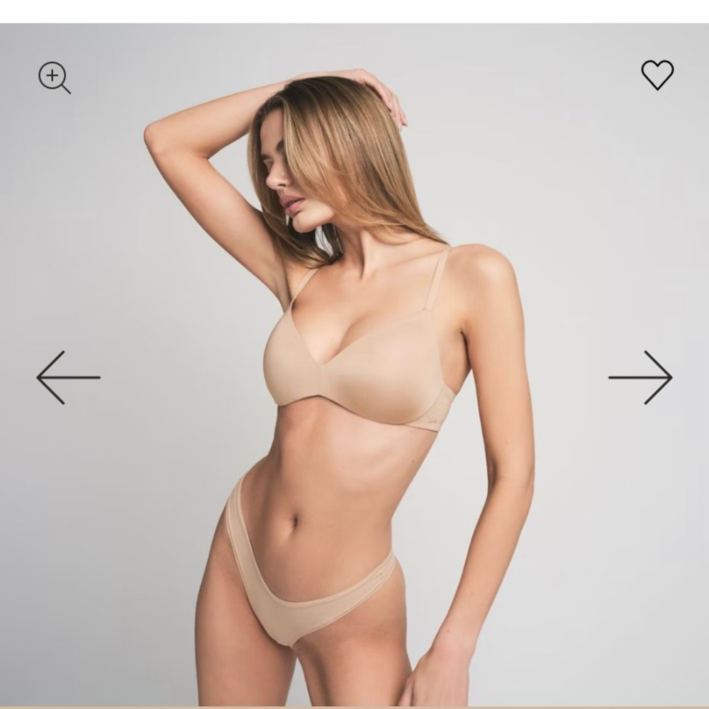 NWT SKIMS WIRELESS T-SHIRT BRA. 32D. SAND. NEW WITH TAGS.